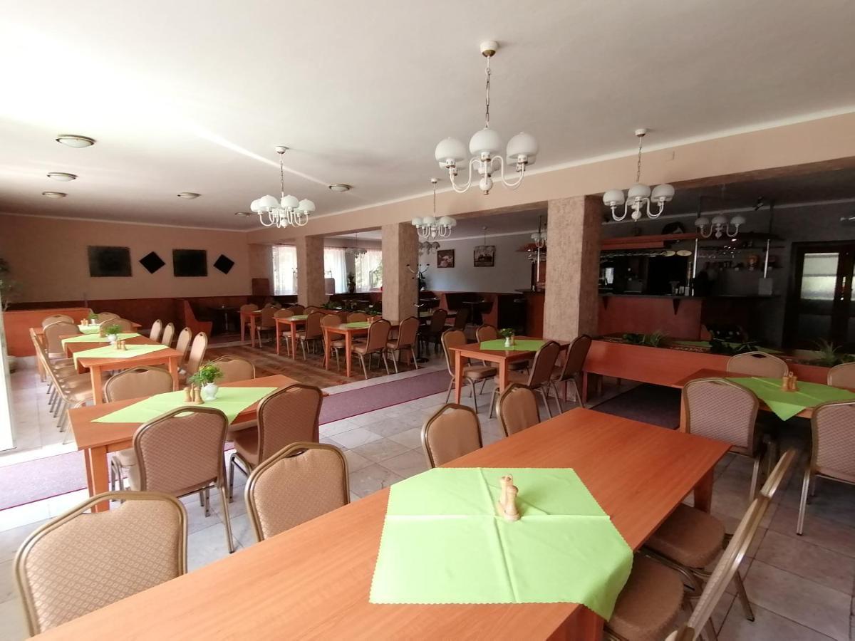 Bungalovy Pri Hoteli Spojar Žiar Exterior foto
