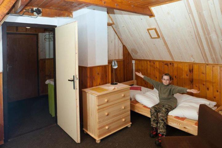Bungalovy Pri Hoteli Spojar Žiar Quarto foto